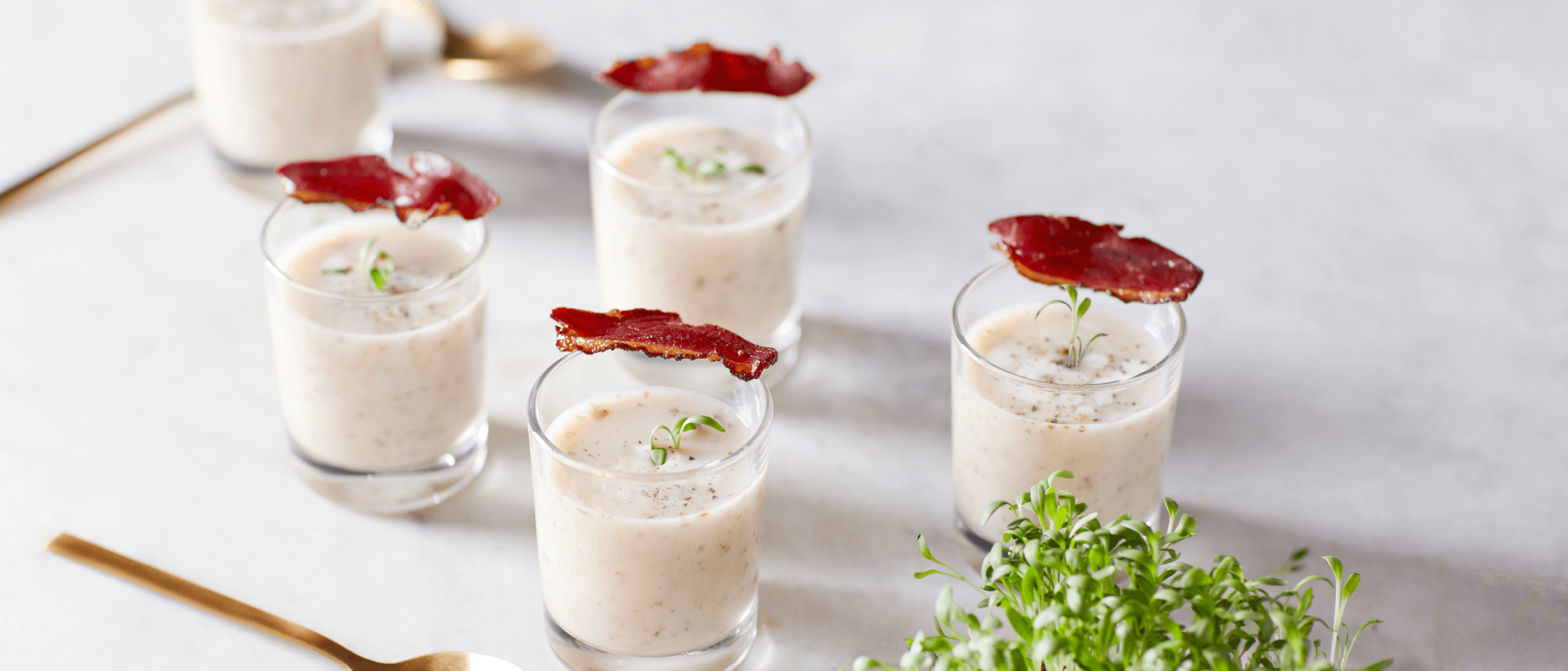 Velouté de champignons des bois avec magret de canard croquant