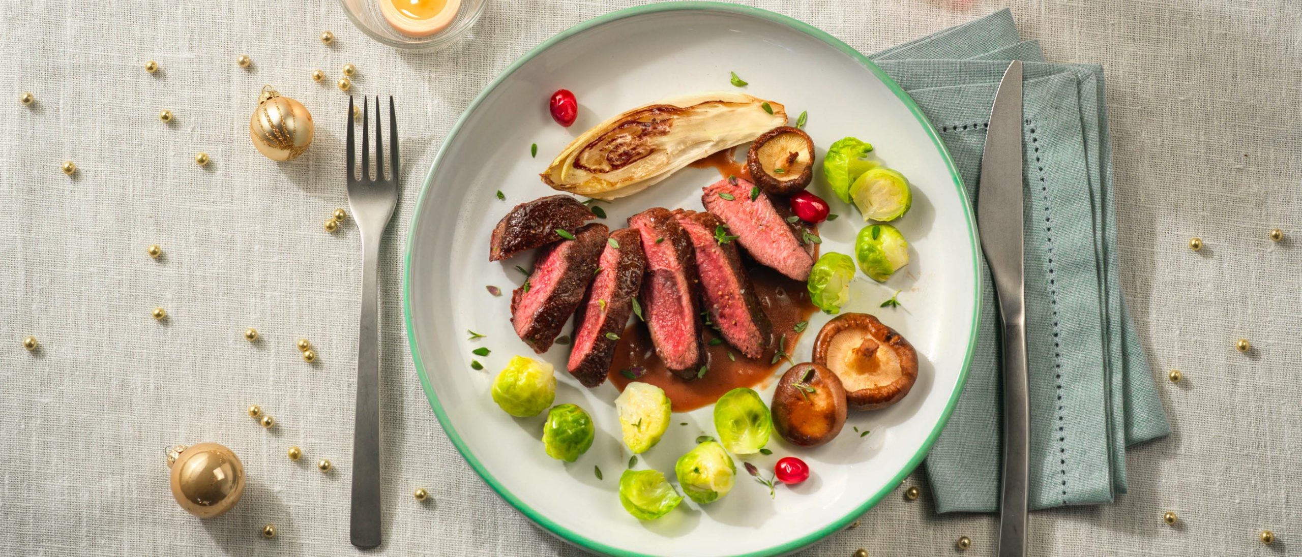 Steak de cerf à la sauce gibier et aux légumes d’hiver