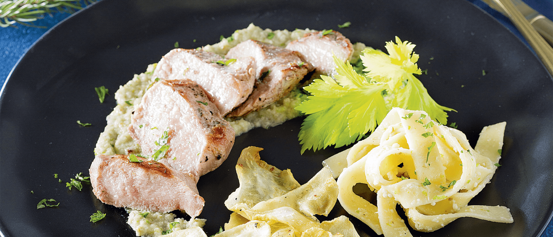 Filet de faisan, chips de céleri et pâtes au pesto de céleri